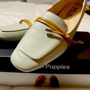 Beautiful Hush Puppies flat Women’s shoes. 
Soft beige and brown